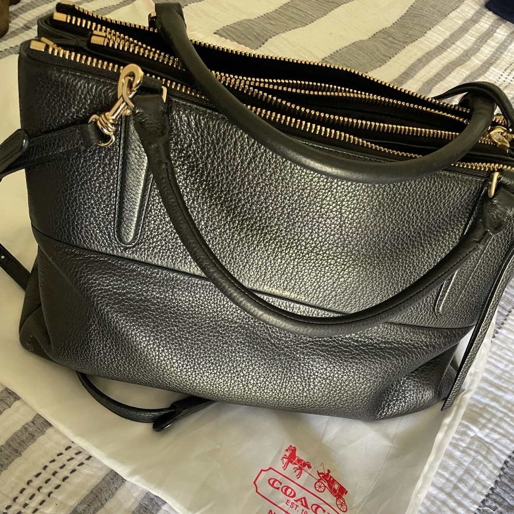 Very classic Purse 👜 - Picture 2 of 5